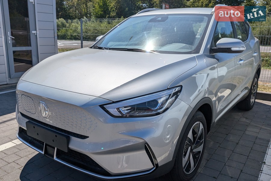 MG ZS EV - фото 1