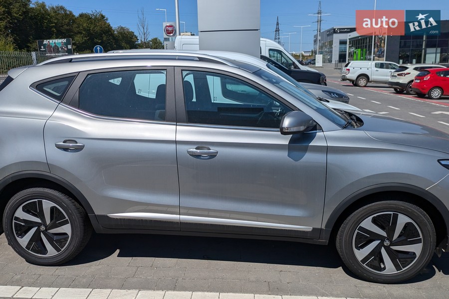 MG ZS EV - фото 4