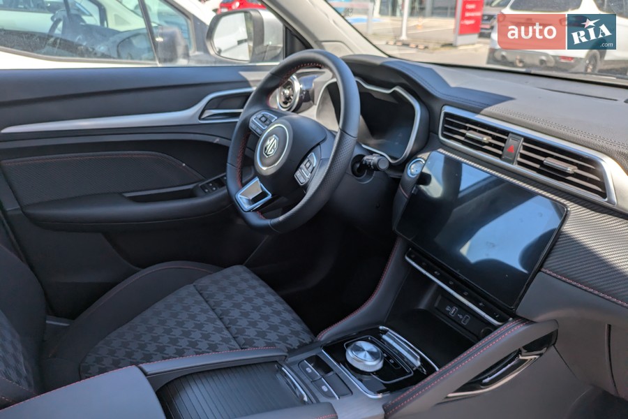 MG ZS EV - фото 9
