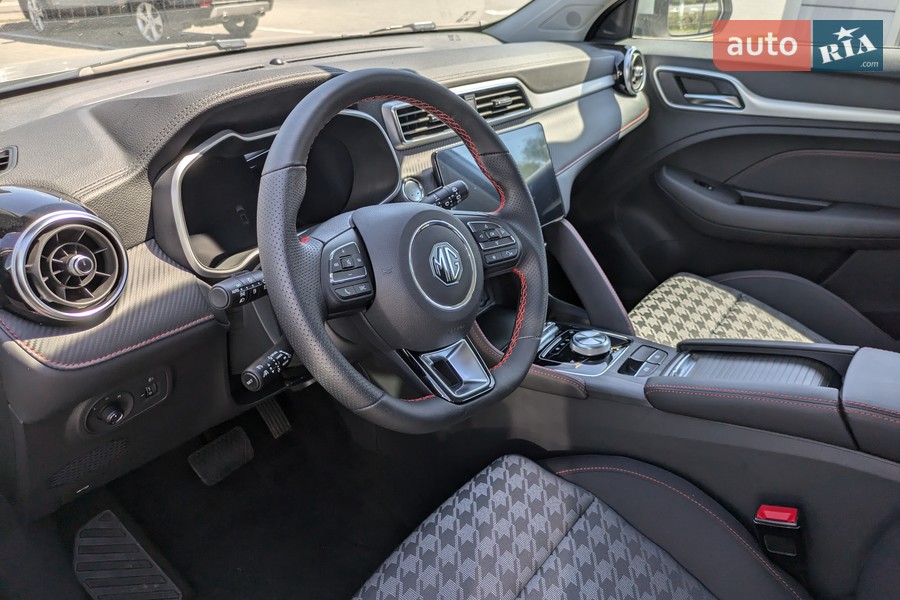 MG ZS EV - фото 25