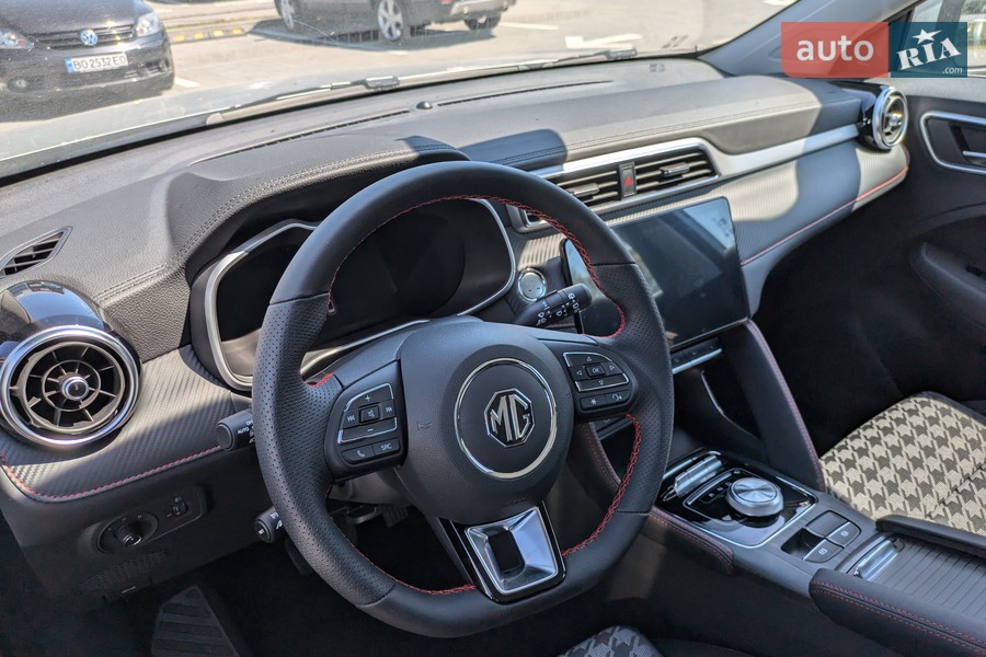 MG ZS EV - фото 24