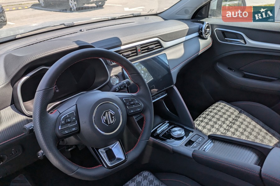 MG ZS EV - фото 23