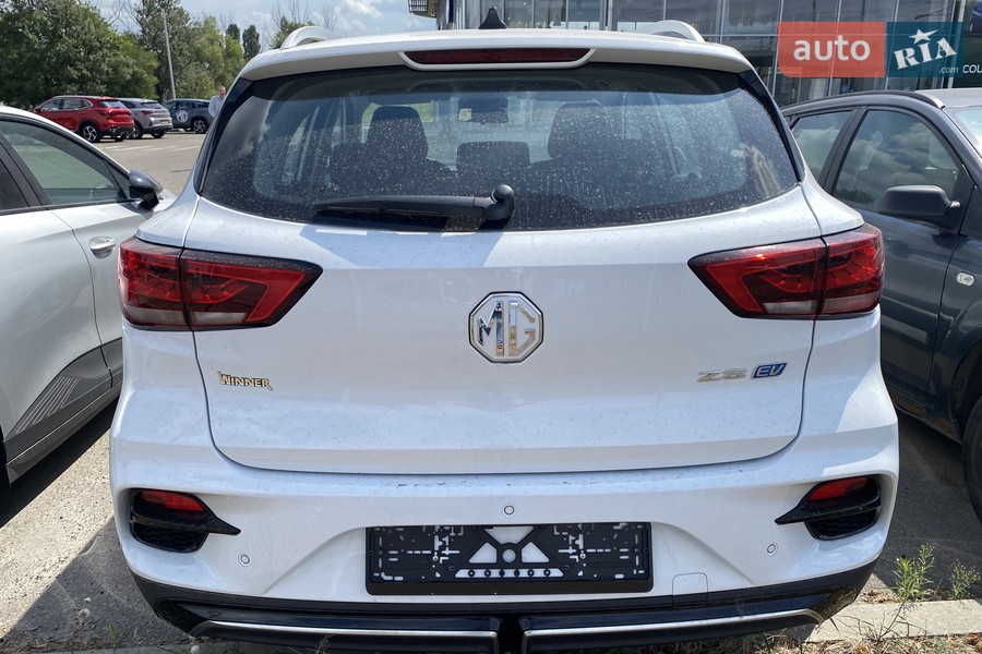 MG ZS EV - фото 8