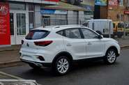 MG ZS STD