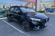 MG ZS LUX