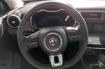 MG ZS LUX