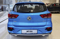 MG ZS LUX