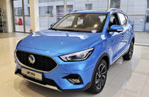 MG ZS LUX