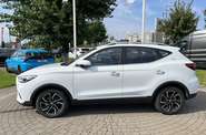 MG ZS LUX