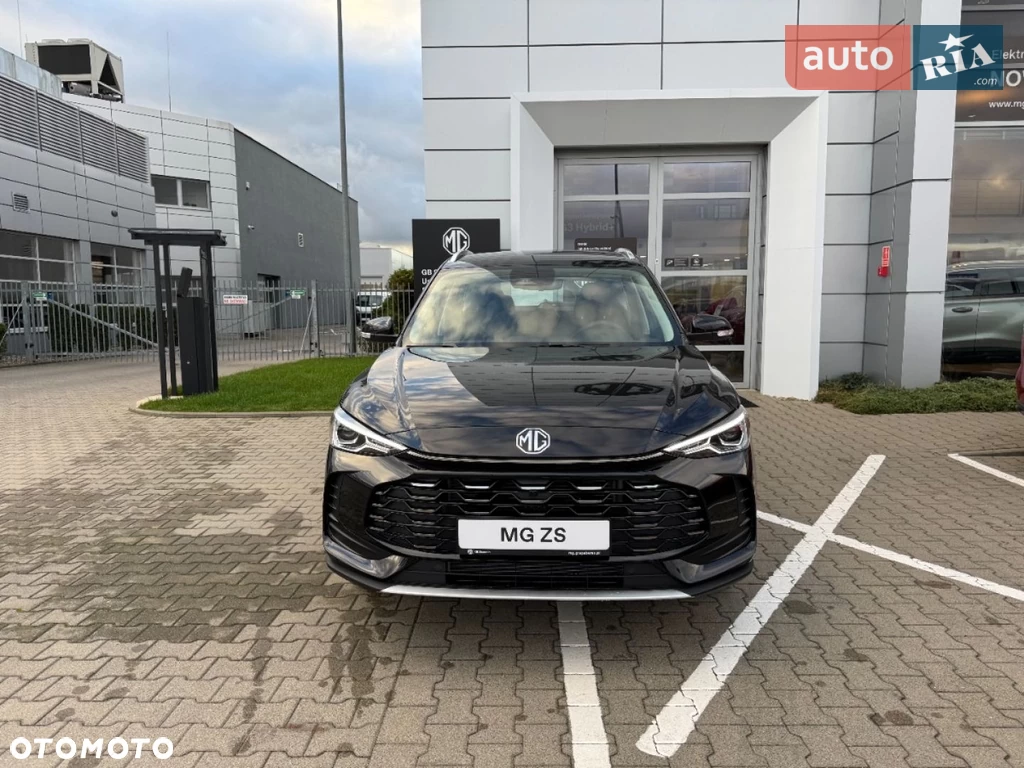 MG ZS LUX