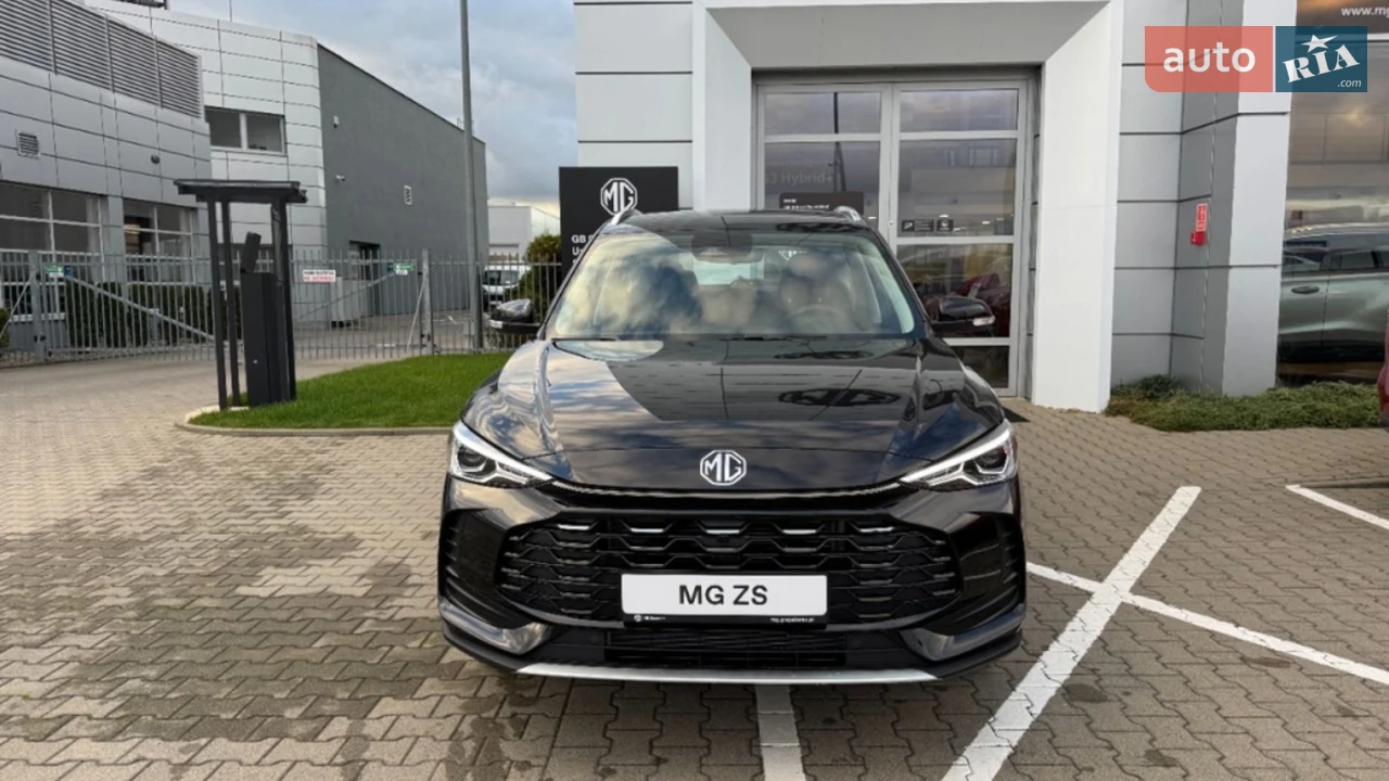 MG ZS LUX