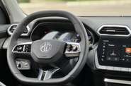 MG ZS LUX