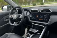 MG ZS LUX