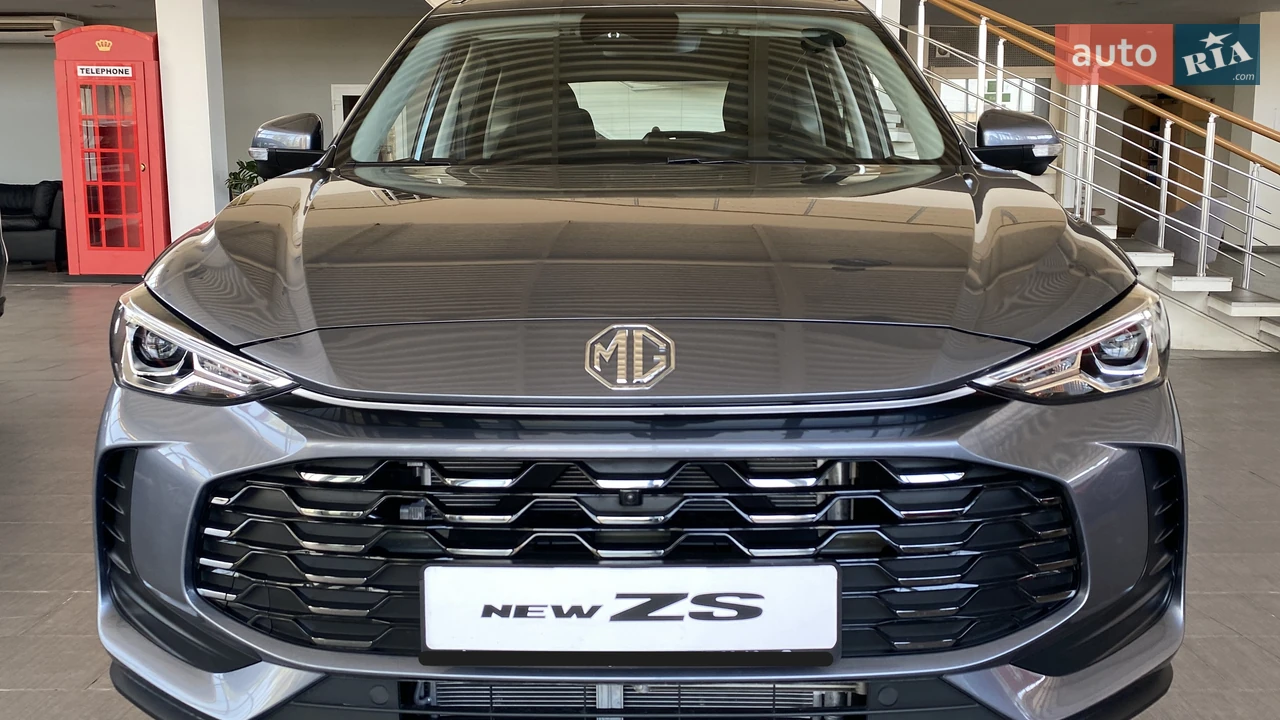 MG ZS LUX