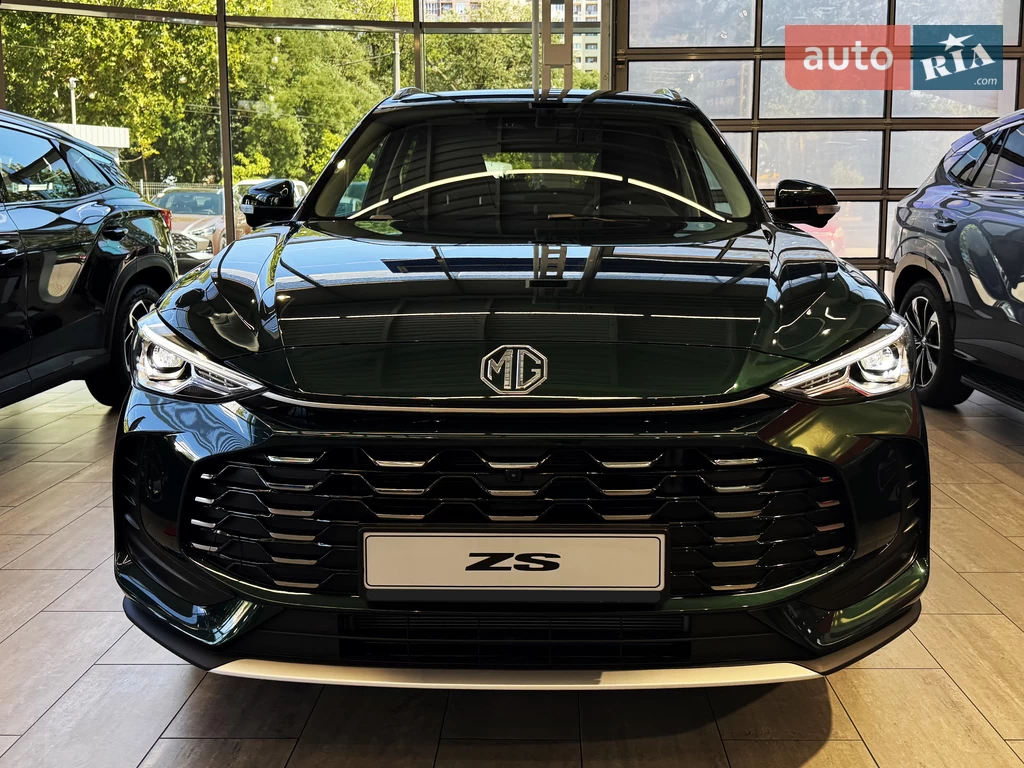MG ZS LUX