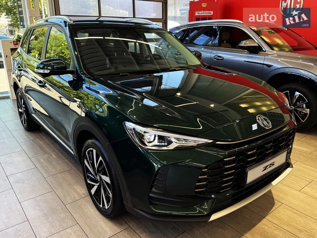 MG ZS LUX
