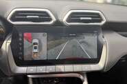 MG ZS LUX