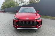 MG ZS LUX