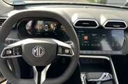 MG ZS LUX