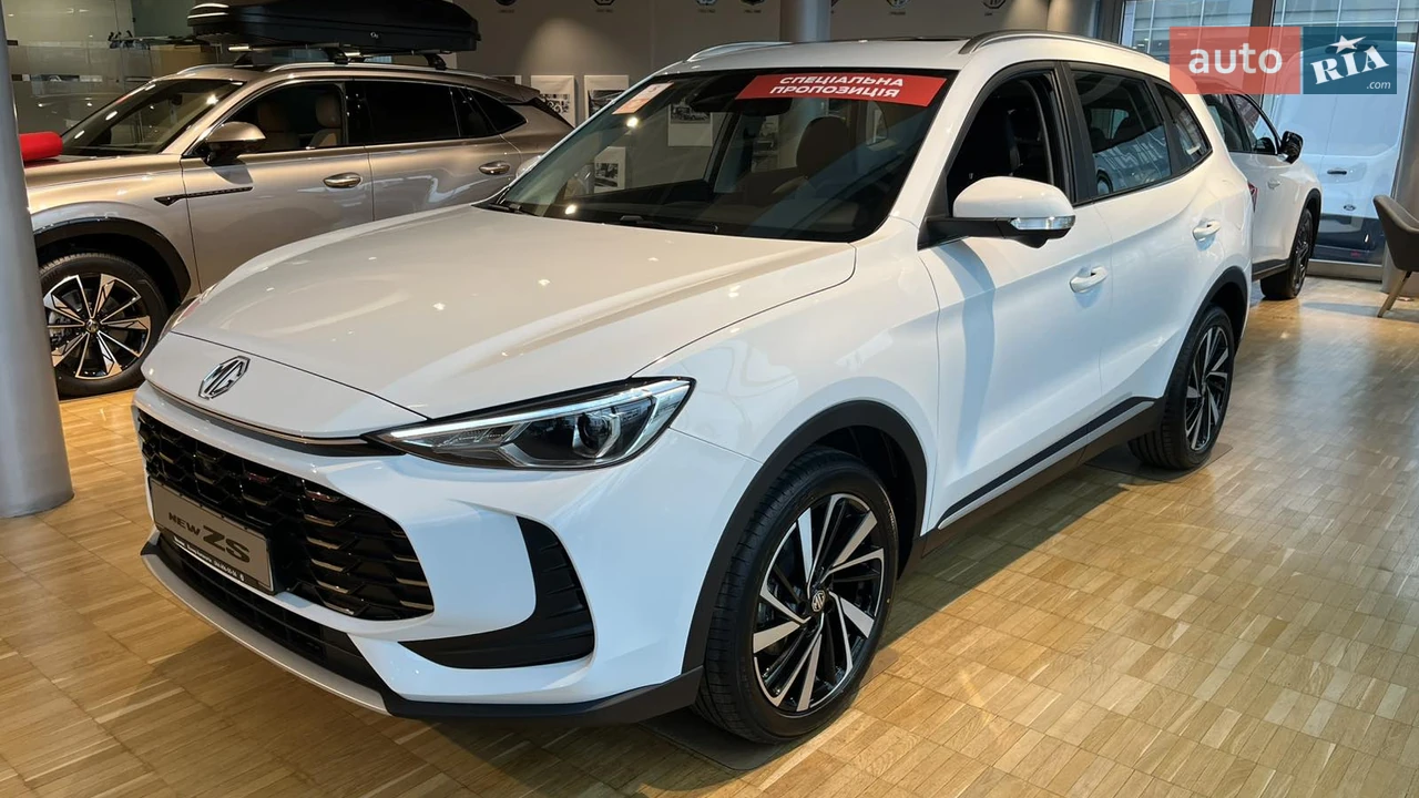 MG ZS LUX