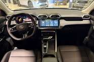 MG ZS LUX
