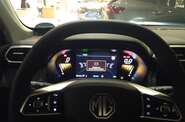 MG ZS LUX