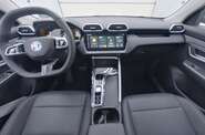 MG ZS LUX
