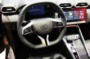 MG ZS LUX