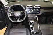 MG ZS LUX