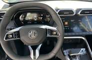 MG ZS LUX