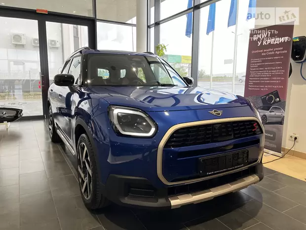 MINI Countryman Base