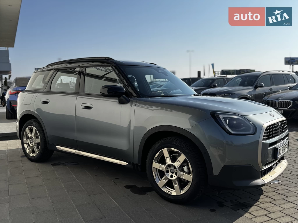 MINI Countryman Base