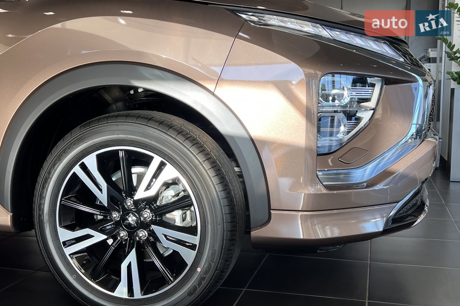 Mitsubishi Eclipse Cross - фото 14