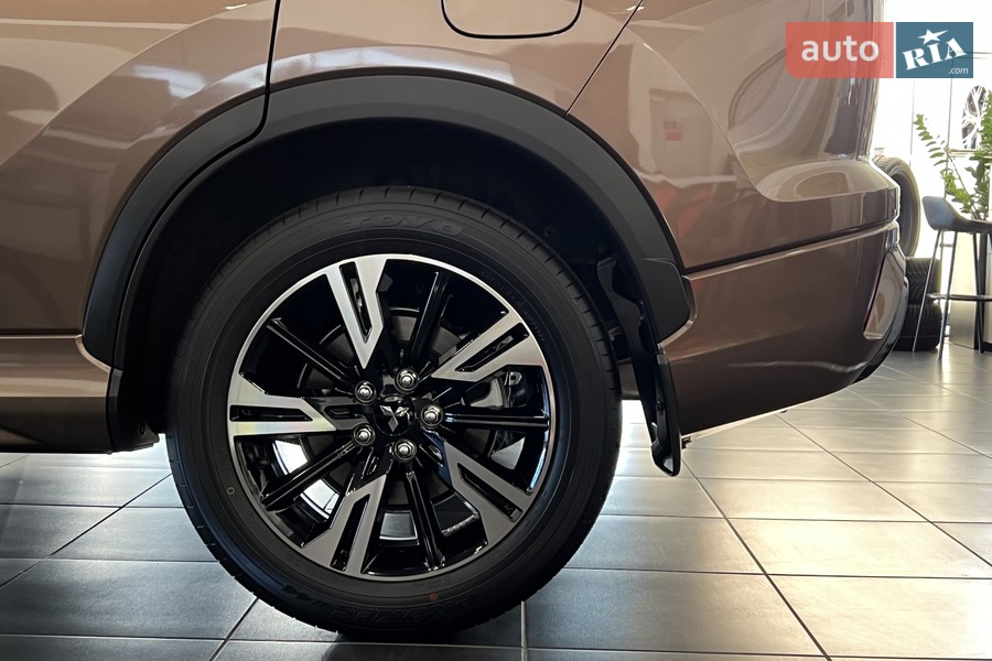Mitsubishi Eclipse Cross - фото 15