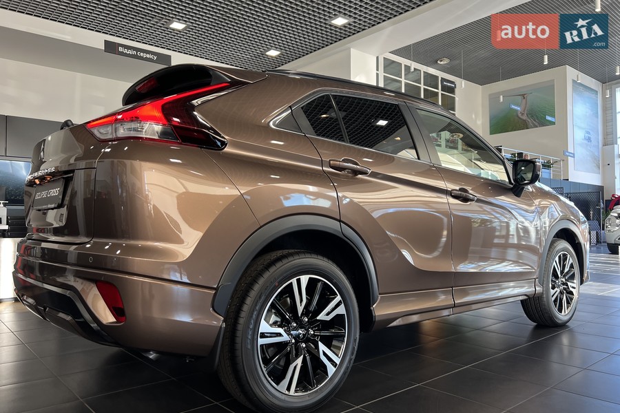 Mitsubishi Eclipse Cross - фото 12