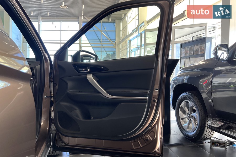 Mitsubishi Eclipse Cross - фото 24