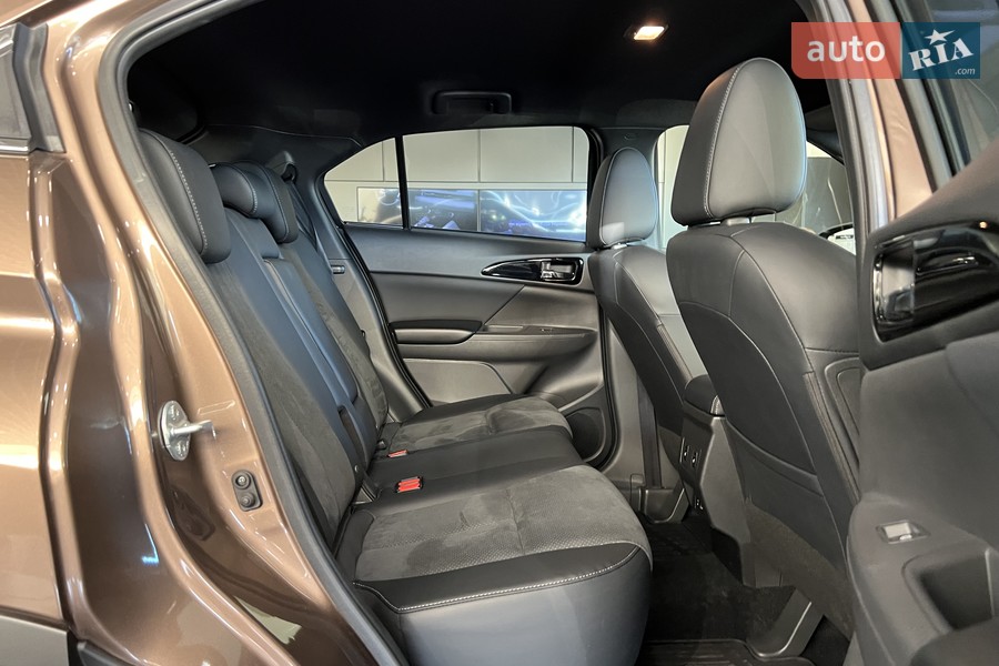 Mitsubishi Eclipse Cross - фото 26