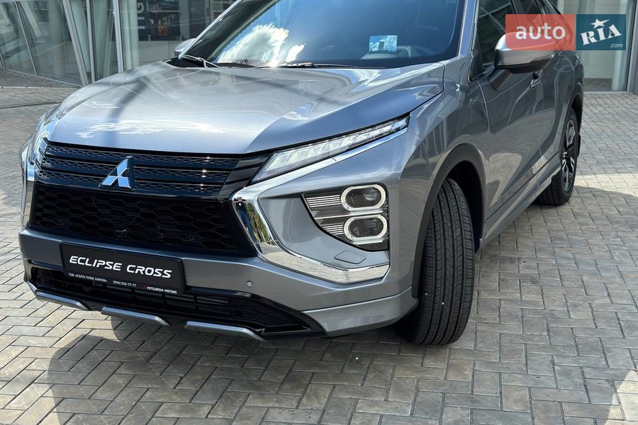 Новий Mitsubishi Eclipse Cross - фото 4
