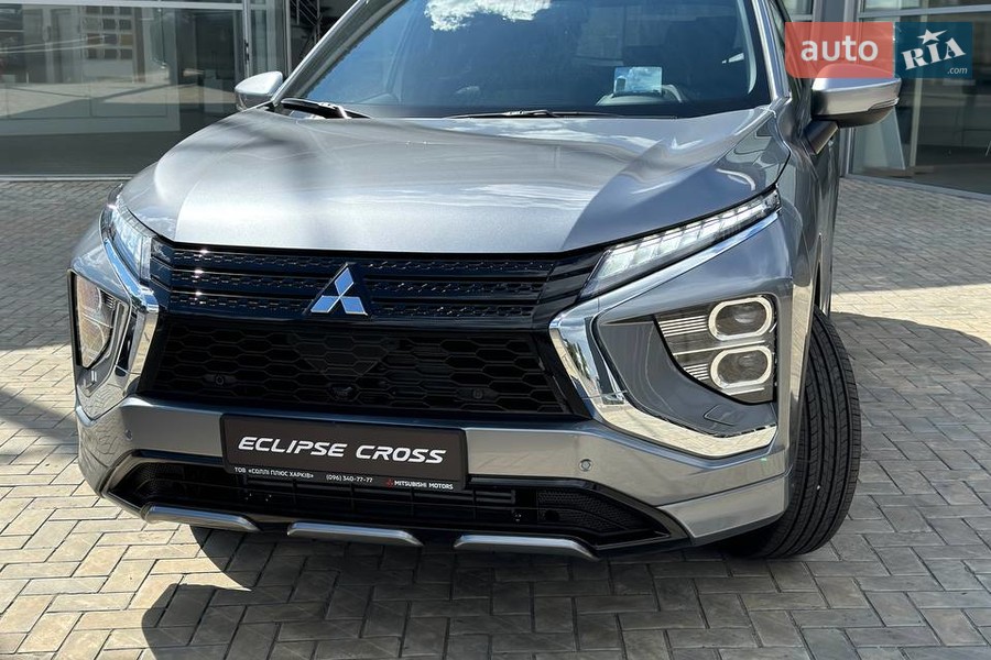 Новий Mitsubishi Eclipse Cross - фото 3