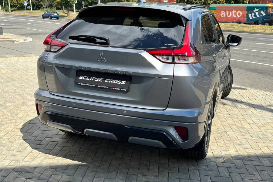 Новий Mitsubishi Eclipse Cross - фото 10