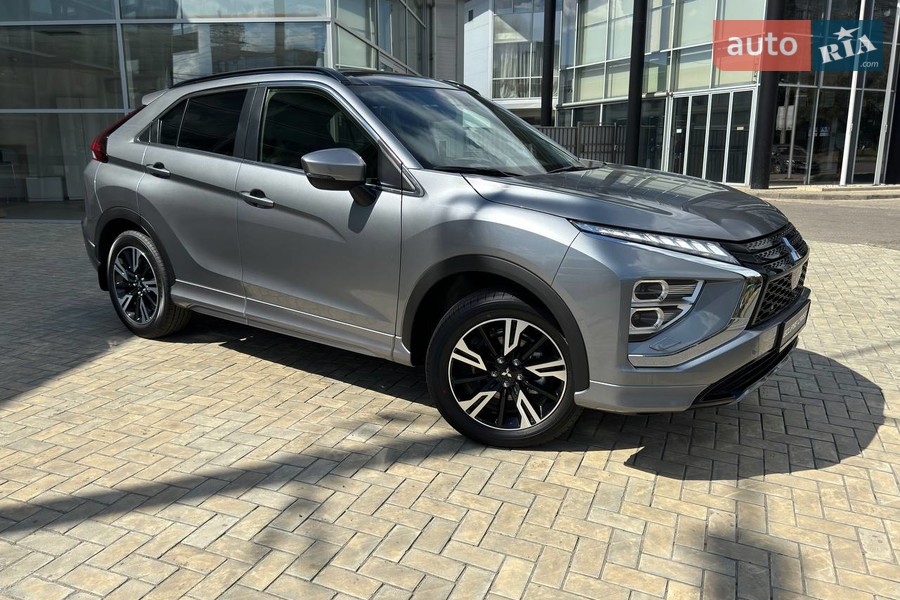 Новий Mitsubishi Eclipse Cross - фото 17