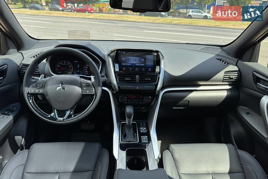 Новий Mitsubishi Eclipse Cross - фото 21