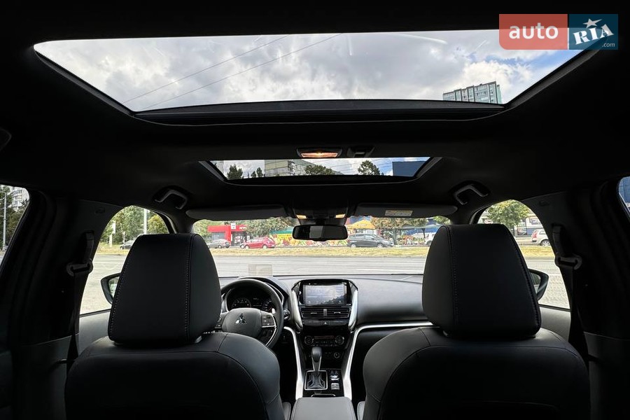 Новий Mitsubishi Eclipse Cross - фото 33