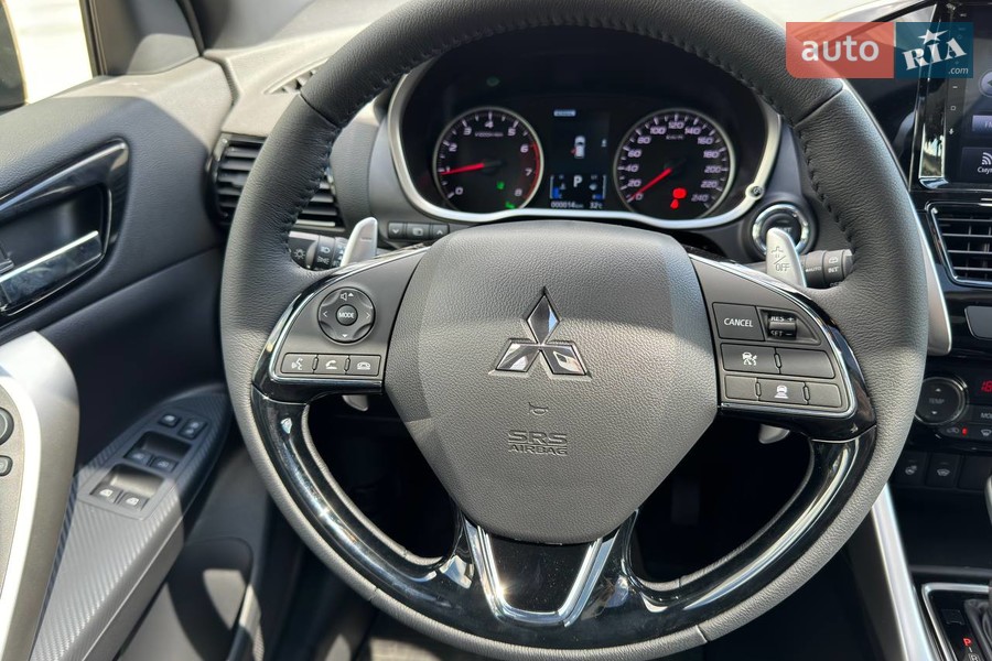 Новий Mitsubishi Eclipse Cross - фото 35