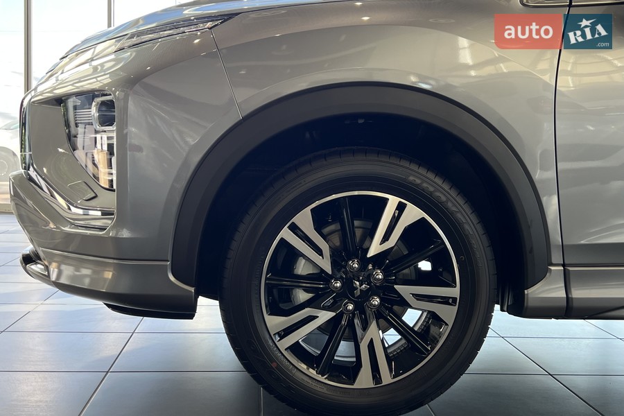 Mitsubishi Eclipse Cross - фото 6