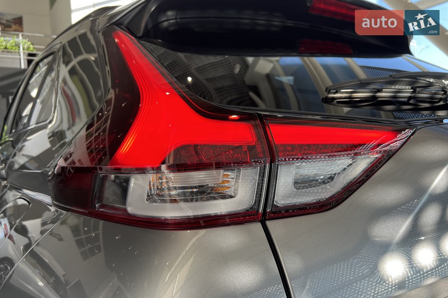 Mitsubishi Eclipse Cross - фото 8
