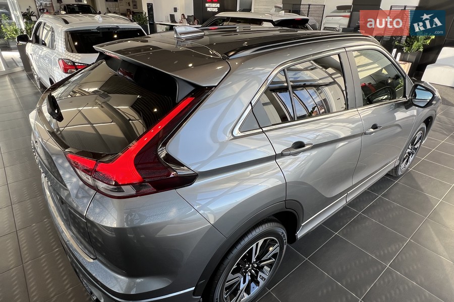 Mitsubishi Eclipse Cross - фото 10