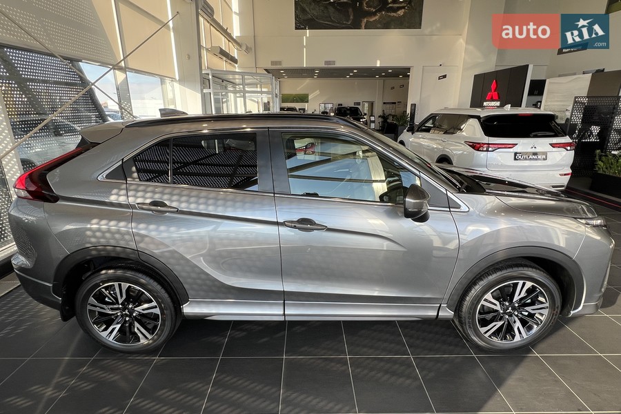 Mitsubishi Eclipse Cross - фото 11