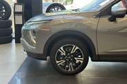 Mitsubishi Eclipse Cross Invite