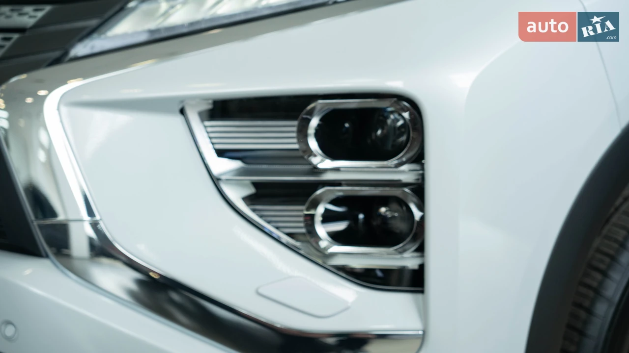 Mitsubishi-4